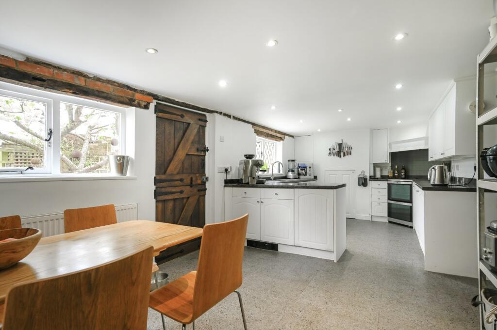 Warehorne Road, Hamstreet, Ashford, Kent, TN26 photo 4