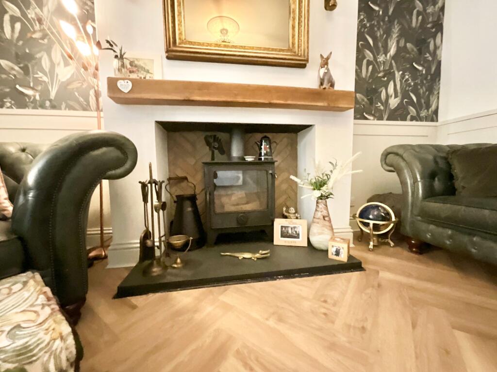 House in Stoke-on-Trent - More
