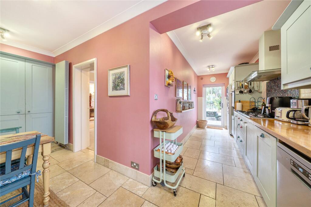 House in Guildford - View 4