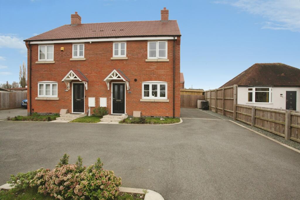 Main image of property: Nuneaton Road, Bulkington, Bedworth