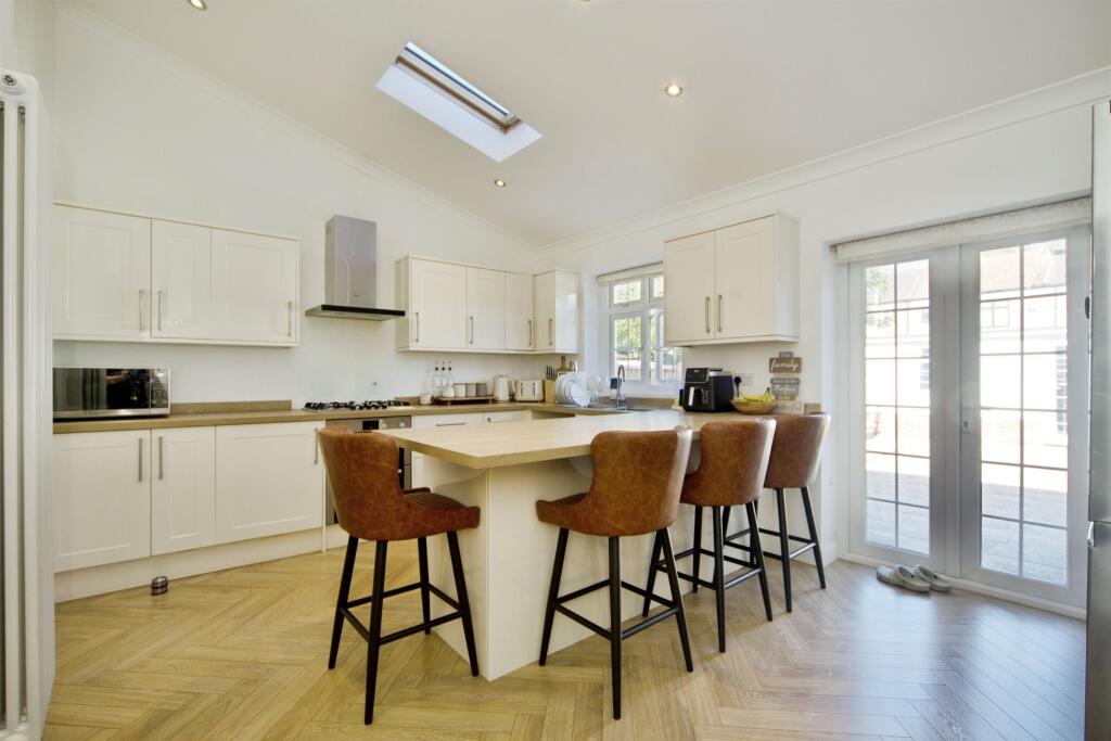 House in London, East Ham - View 3