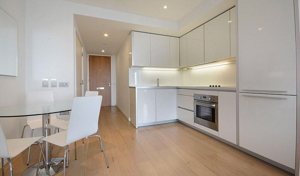 Apartment in London - More