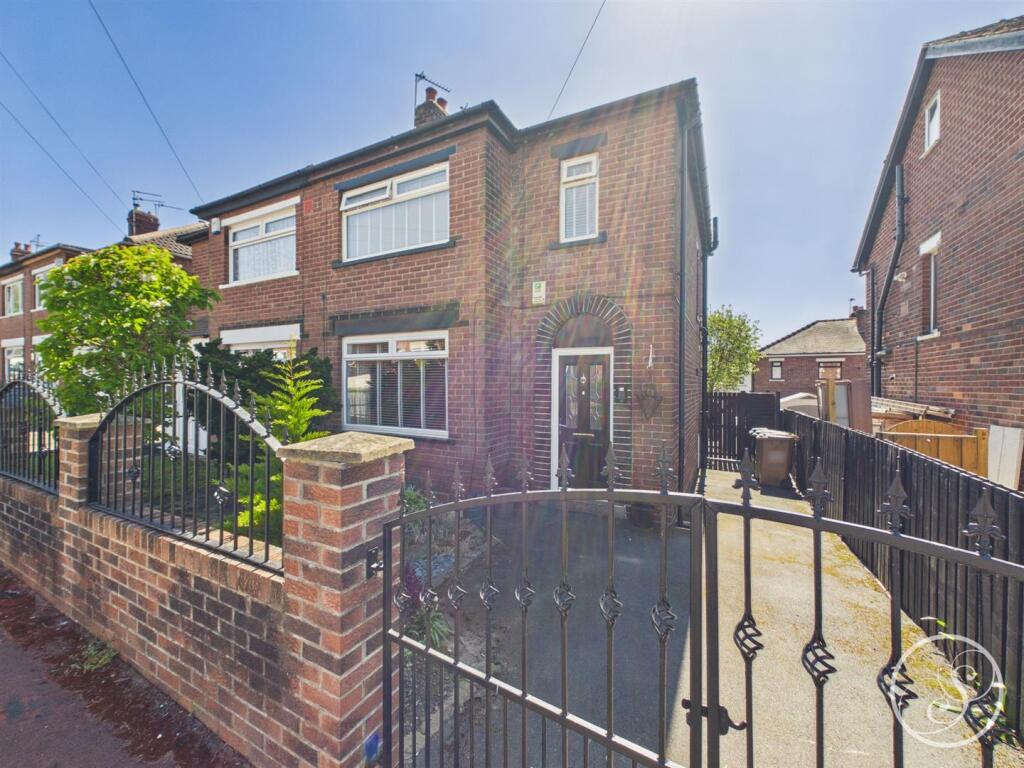 Main image of property: Dunhill Rise, Leeds