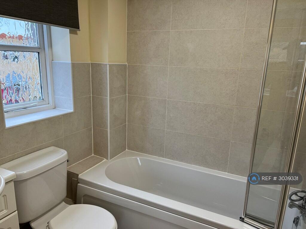 House in Guildford - View 5