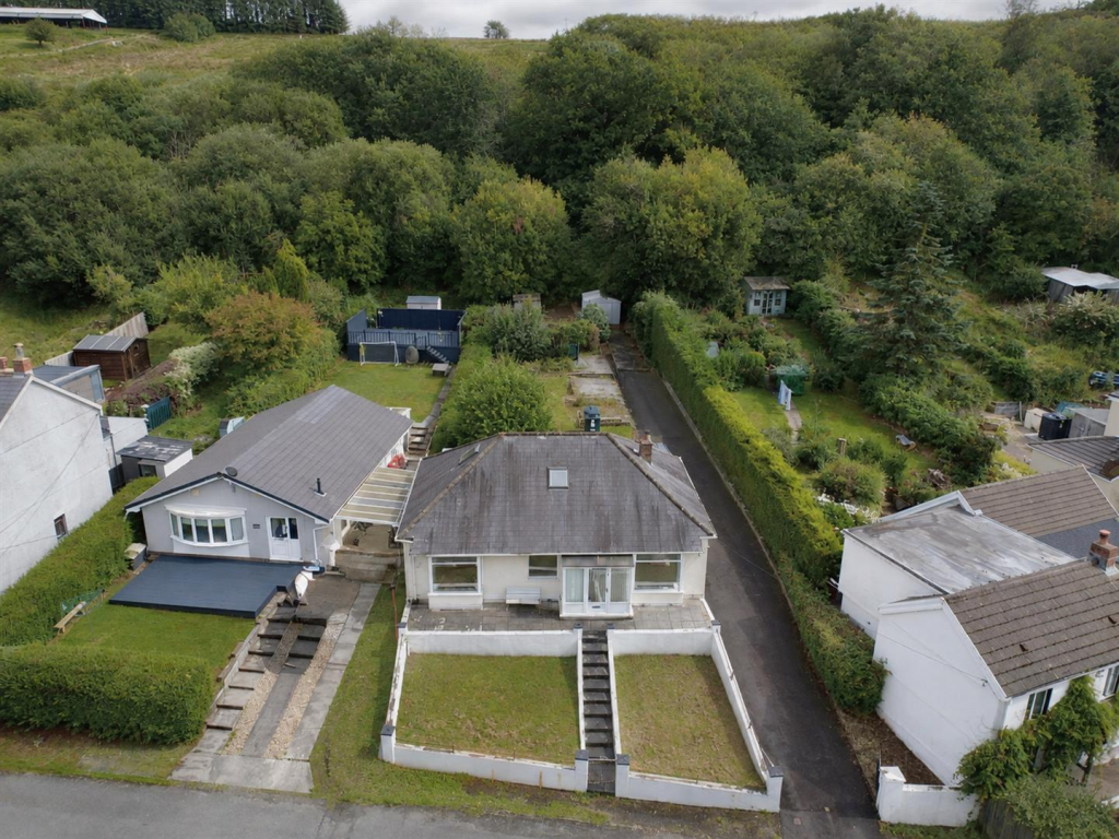 House in Ystradgynlais - View 2