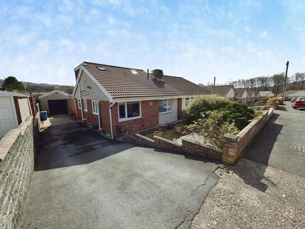 Main image of property: Kingrosia Park, Clydach, Swansea, SA6 5PL