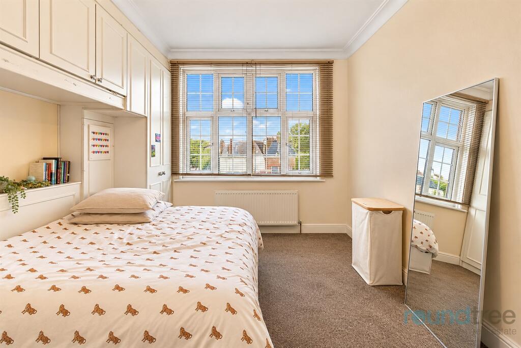 Apartment in London - More