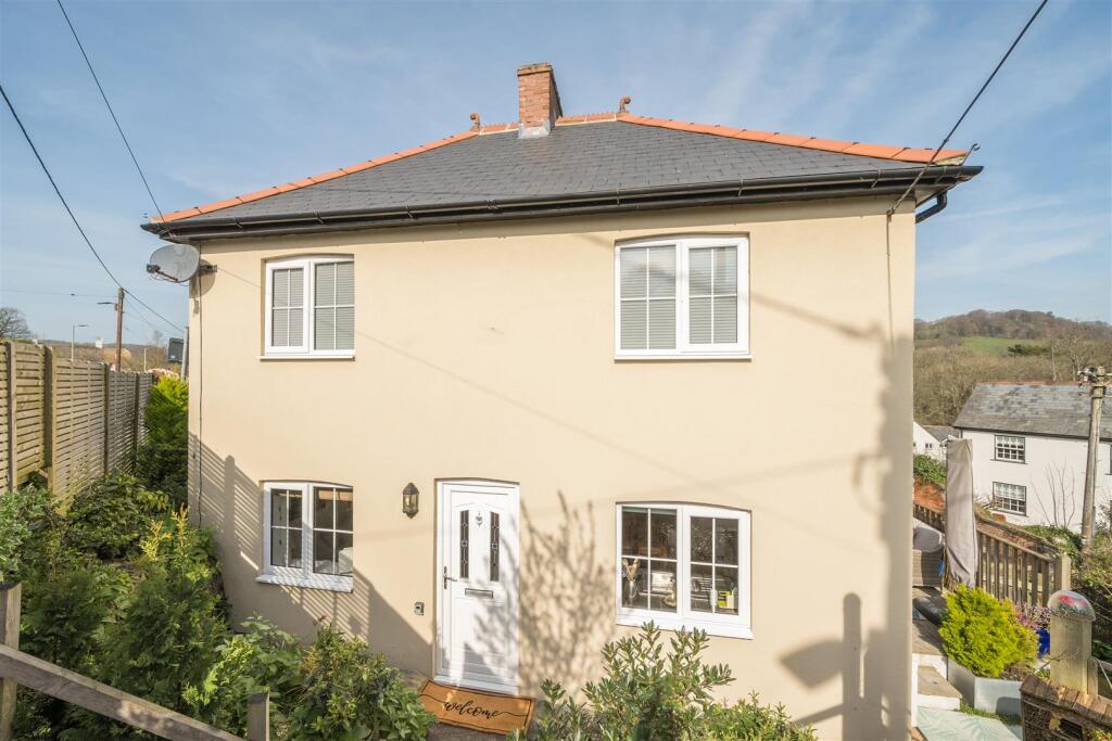 3-bed detached on Lyme Road, Uplyme, Lyme Regis, £425,000