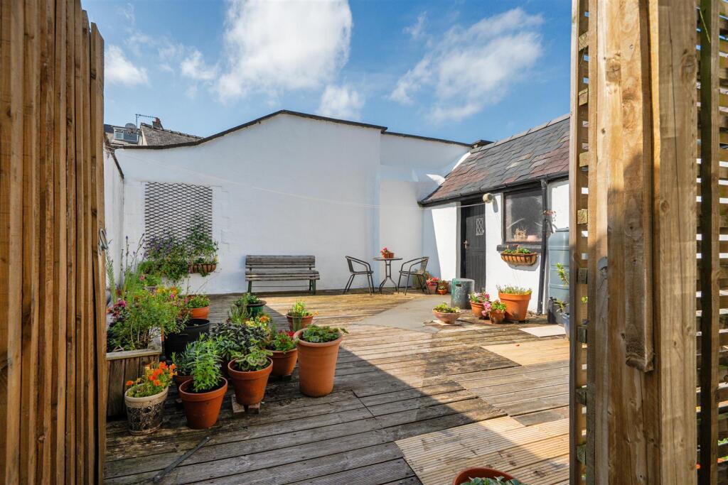 House in Llandudno, Llangollen - View 3