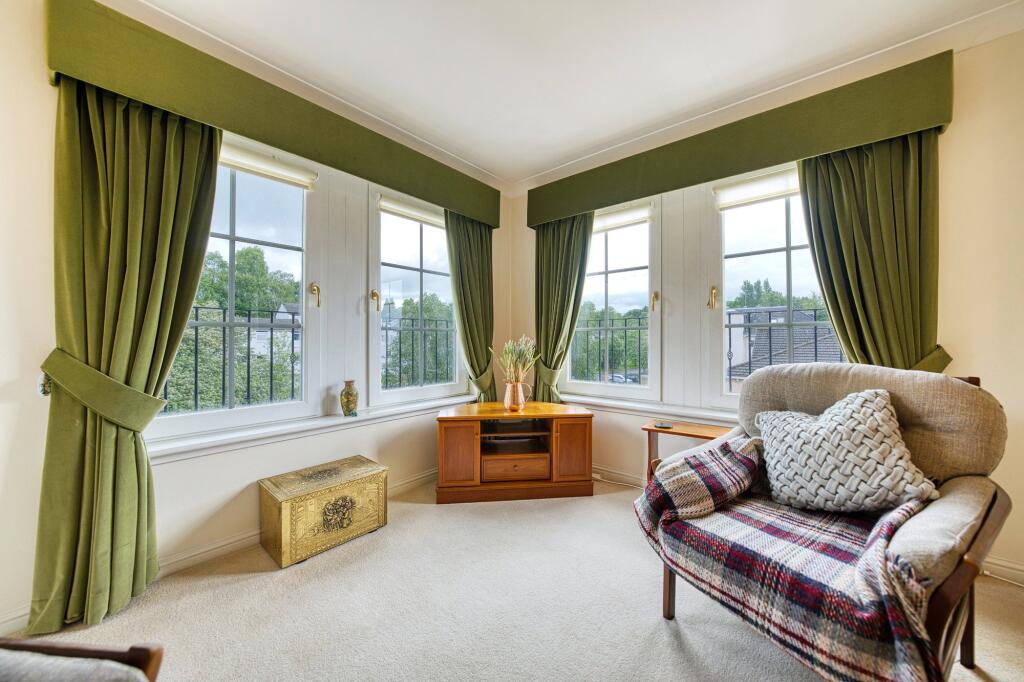 Apartment in Milngavie, South Mains, East Dunbartonshire - More