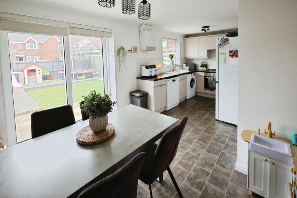 Robinson Close, Willington, Crook photo 4