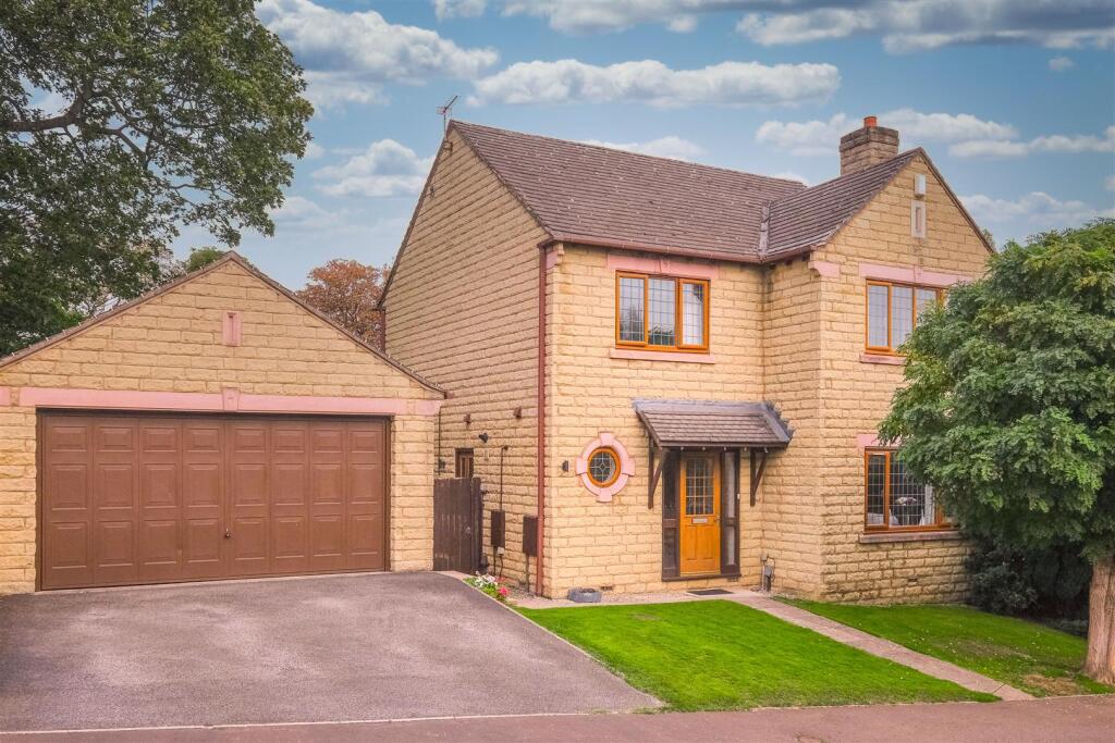 Main image of property: Woodhouse Gardens, Brighouse