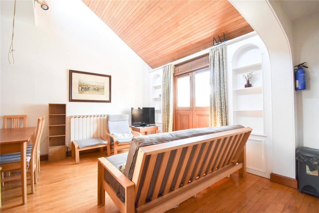 Apartment in Cambridge, Newnham - View 4