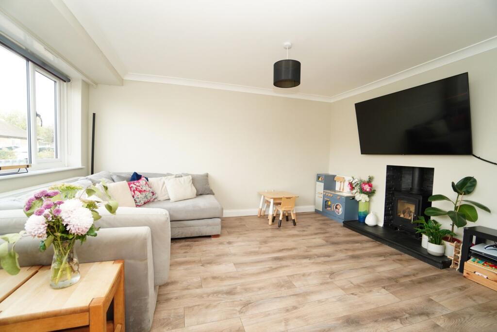 53 Charnwood Avenue photo 2