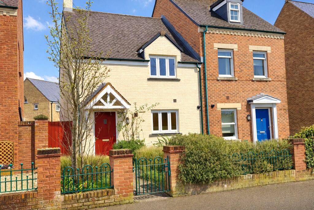 2-bed semi-detached on Barbrook Road, Swindon, Wiltshire, £102,000