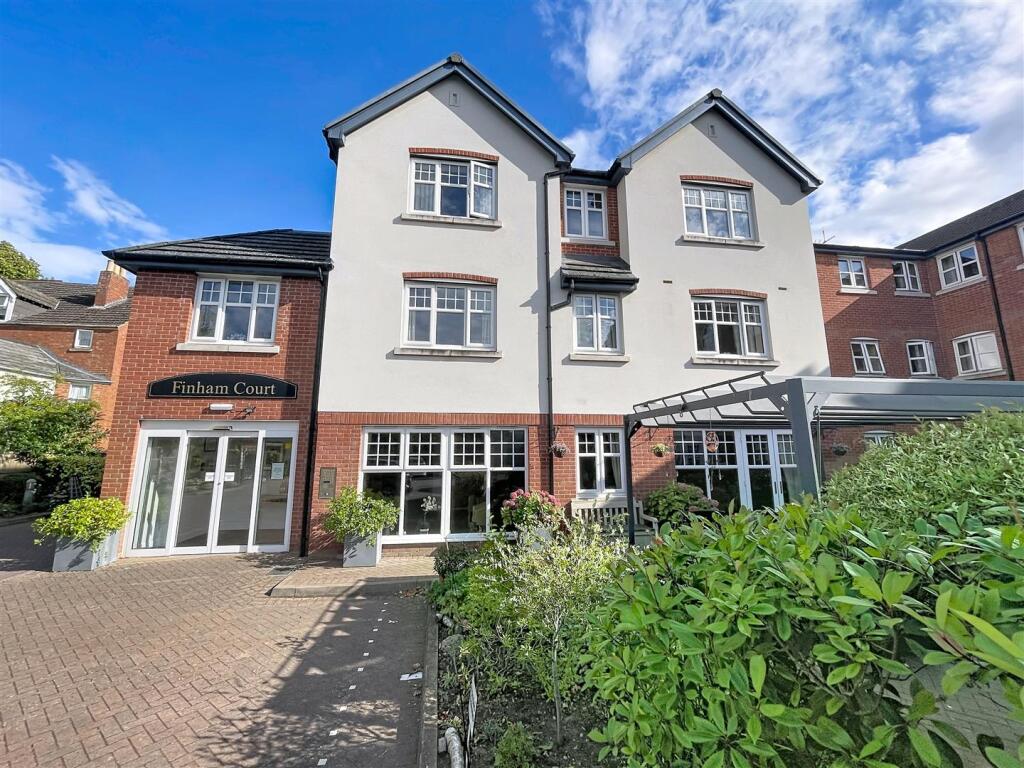 1-bed flat on Waverley Road, Kenilworth, £125,000