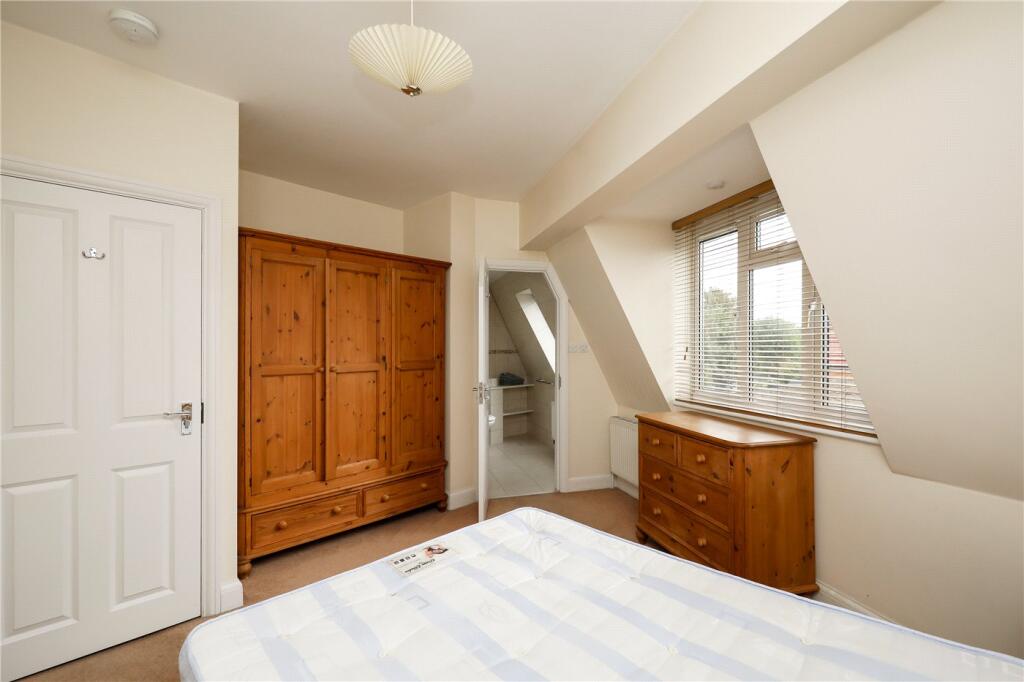 Apartment in London - View 3
