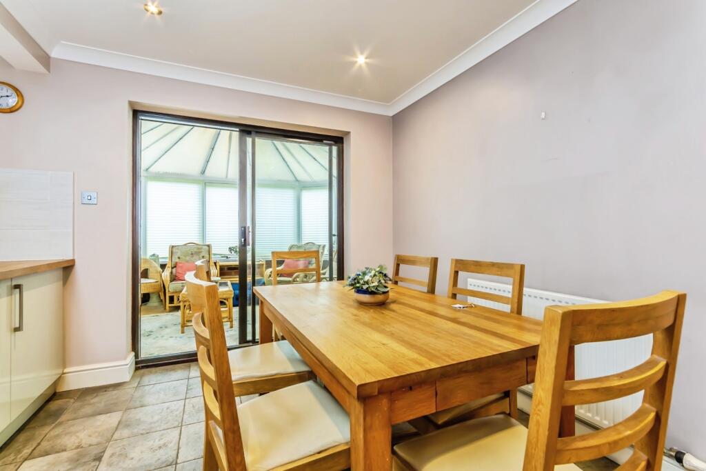 Deacon Place, Caterham, Surrey, CR3 photo 4