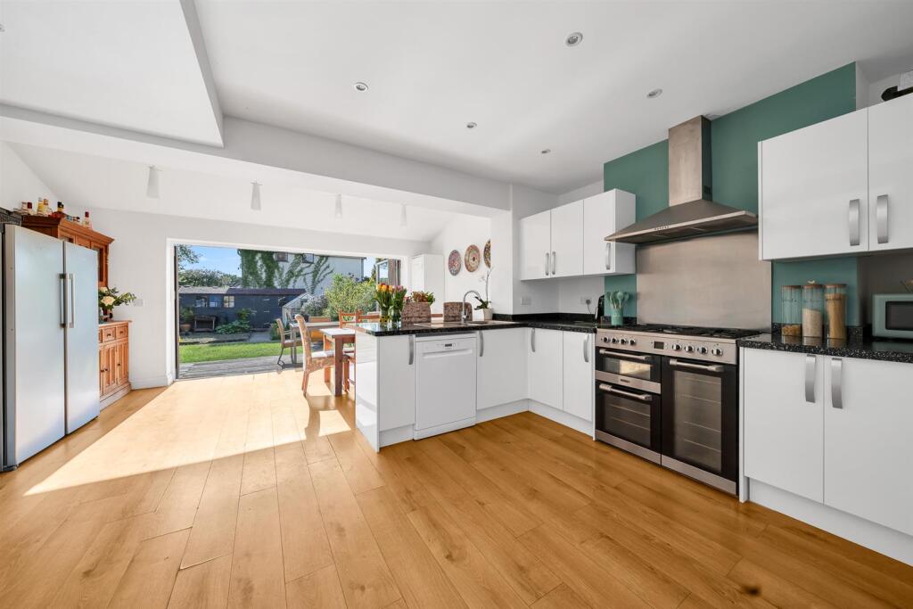 Beaconsfield Road, London photo 2