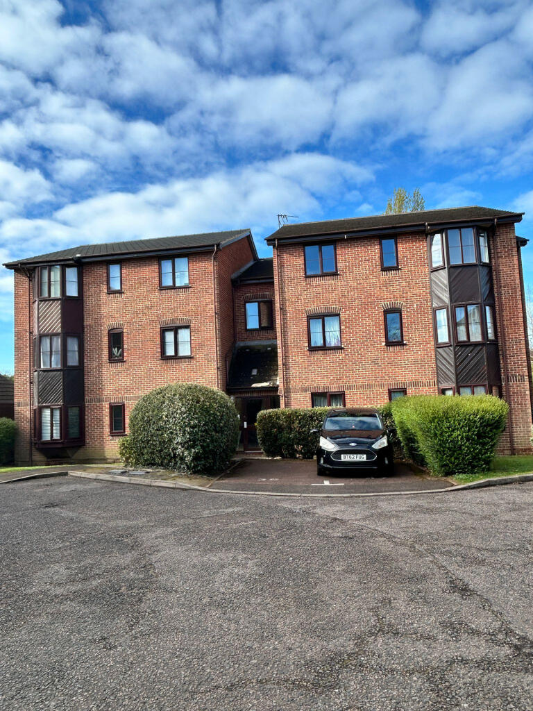Main image of property: Poets Chase, Aylesbury, Buckinghamshire