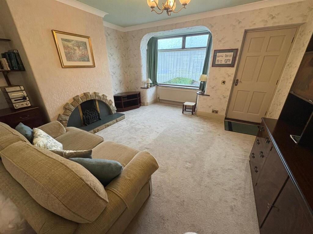 House in Bradford, West Yorkshire - View 4