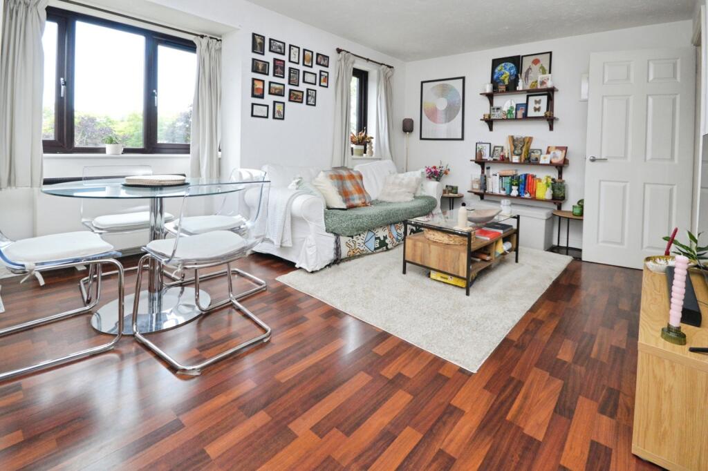Varsity Drive, Twickenham, TW1 - View 6