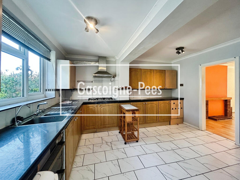 House in Basingstoke and Deane, Basingstoke - View 2