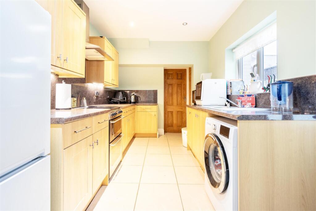 Apartment in North Tyneside, North East - View 3