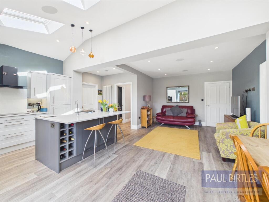 House in Trafford, Gorse Hill - View 5