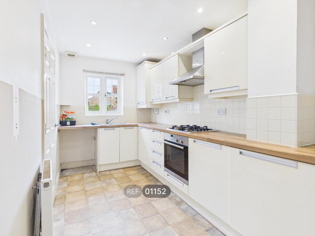 House in Hull - View 4