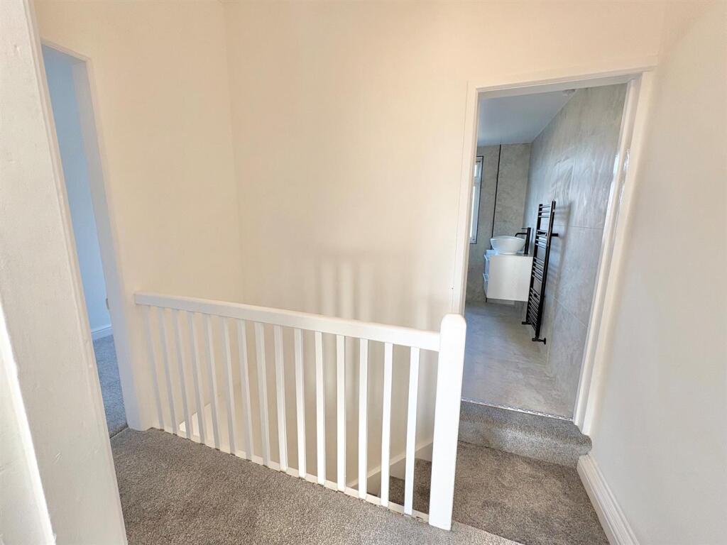 House in Leigh, Bedford - View 5