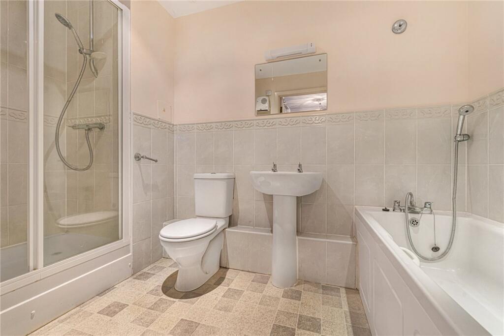 Apartment in London - More