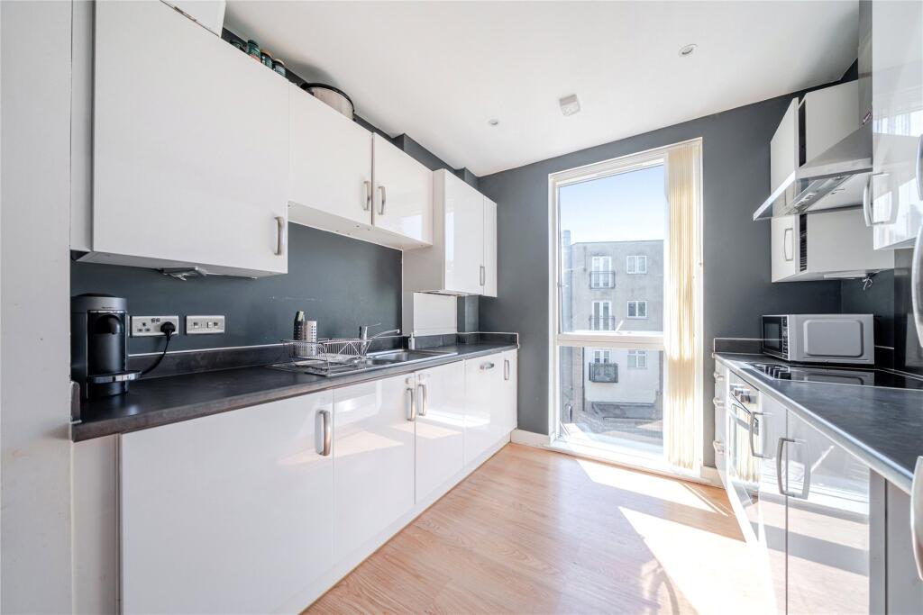 Apartment in Bromley - More