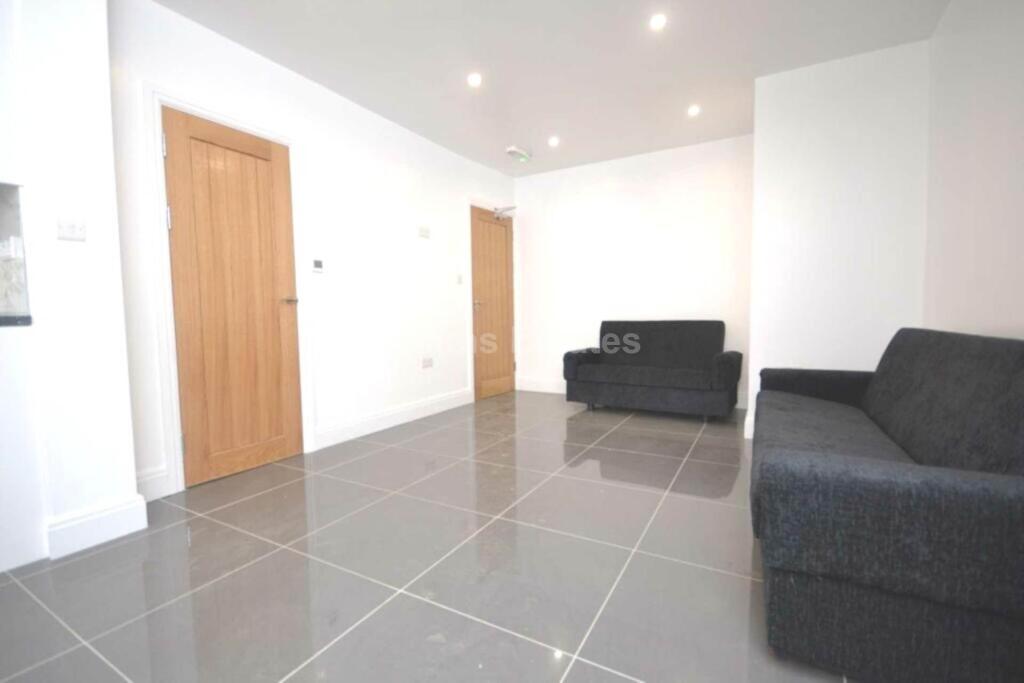 House in Reading - View 4