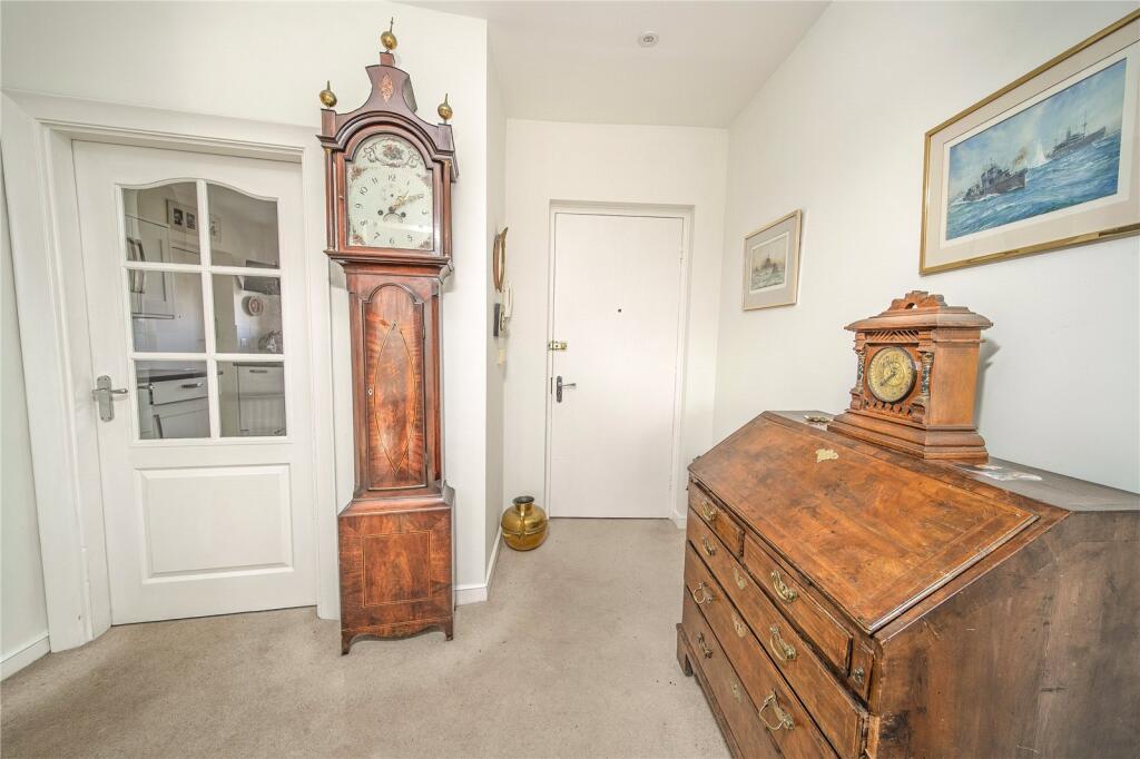 Chatsworth, Moor Crescent, Gosforth, NE3 photo 4