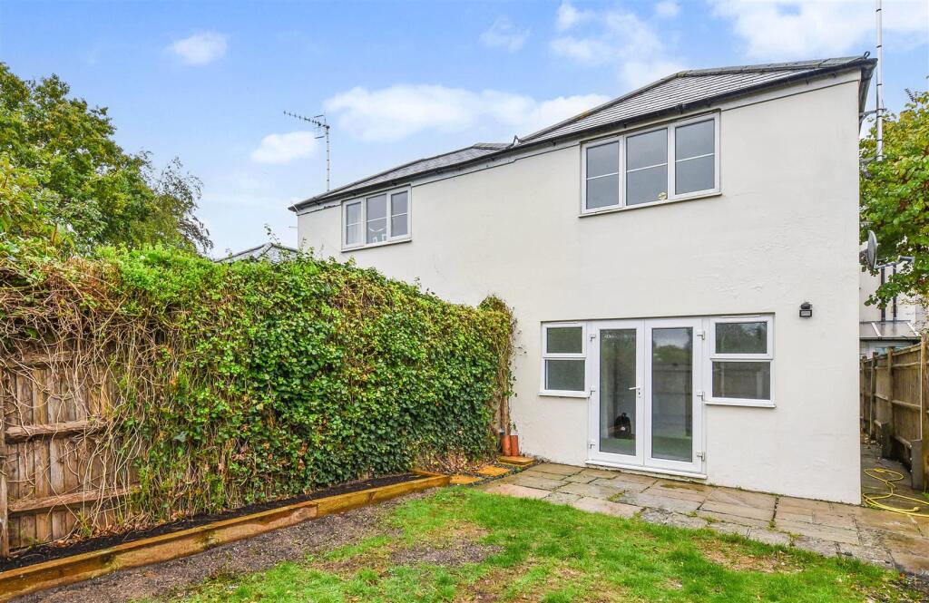 2-bed terraced on The Causeway, Arundel, £325,000