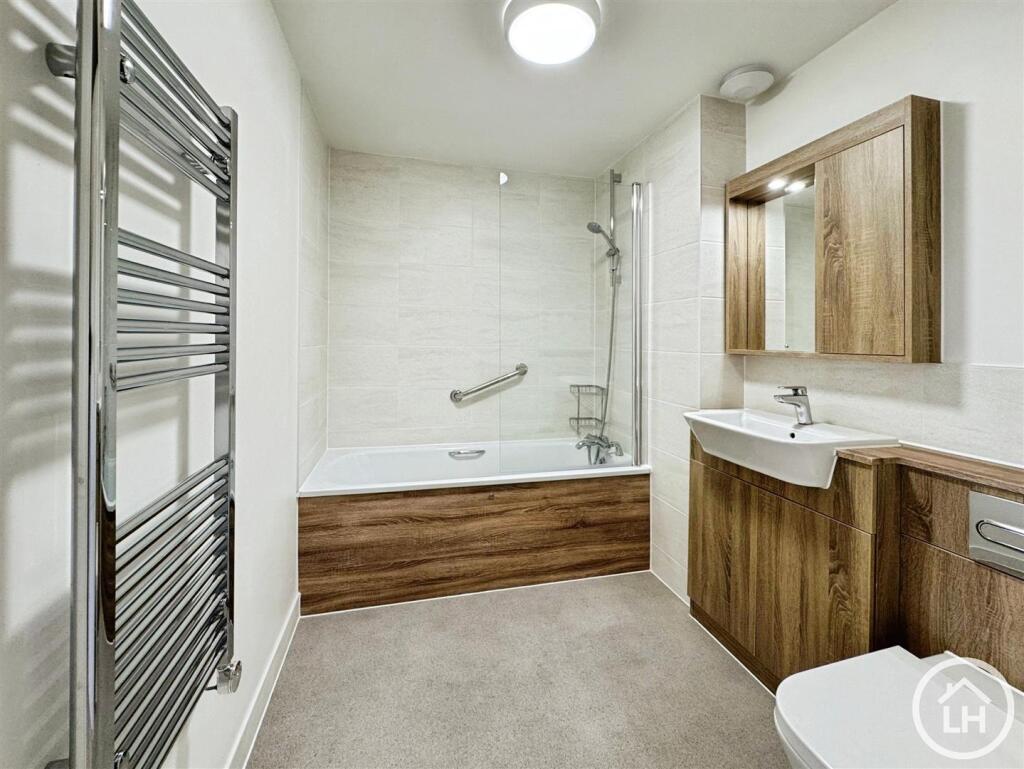Apartment in Gillingham, Parkwood - View 4