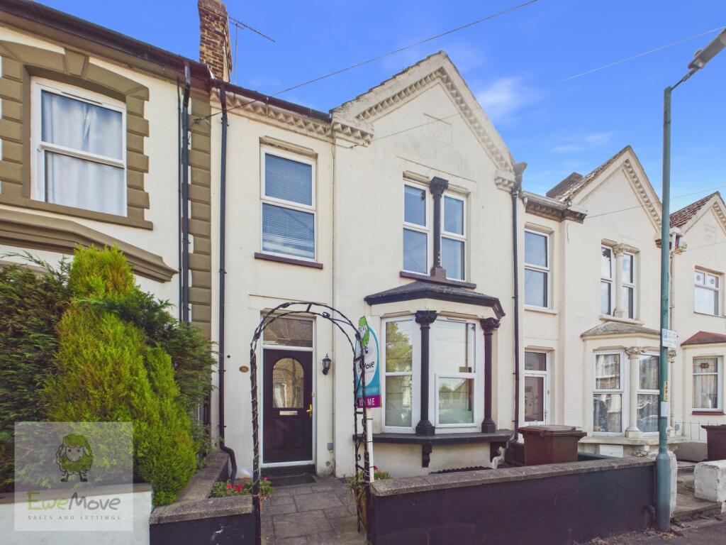 House in Gillingham, Medway - View 2