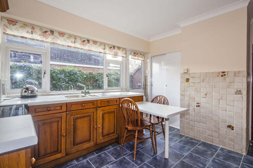 10 Grange Close, Goring on Thames - More