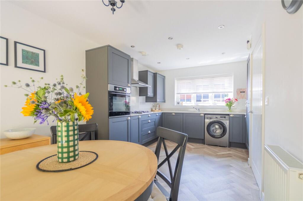 Dearnley Avenue, Littleborough, Greater Manchester, OL15 photo 3