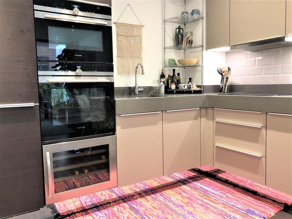 Apartment in London - View 3