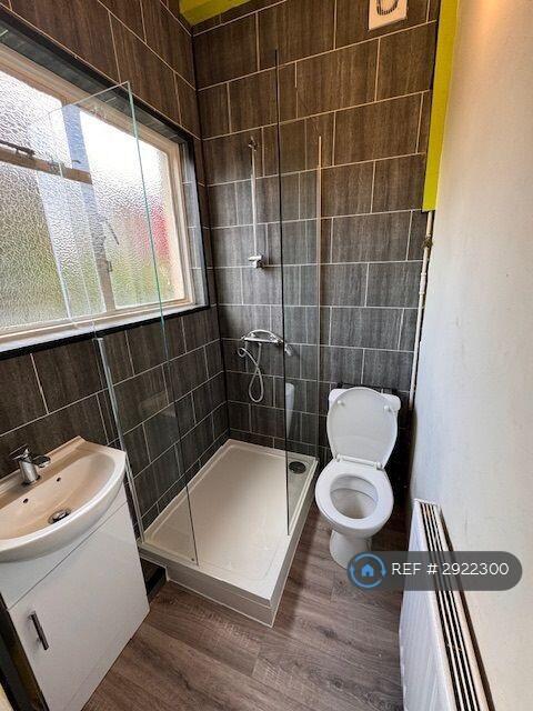 1 bedroom house share for rent