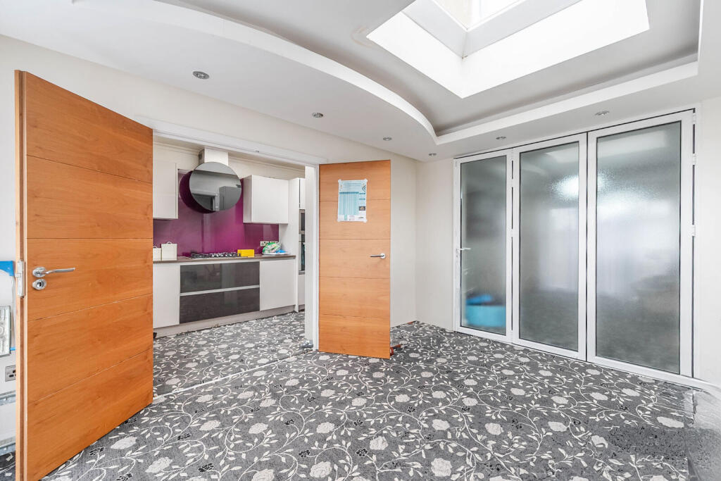 House in London - View 3