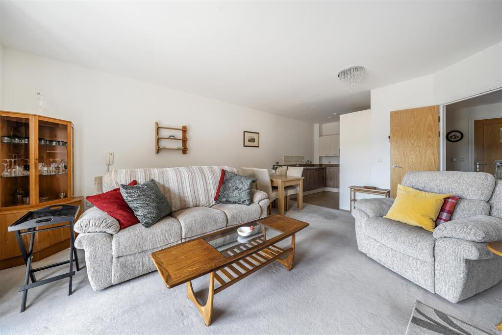 Apartment in Guildford - View 5