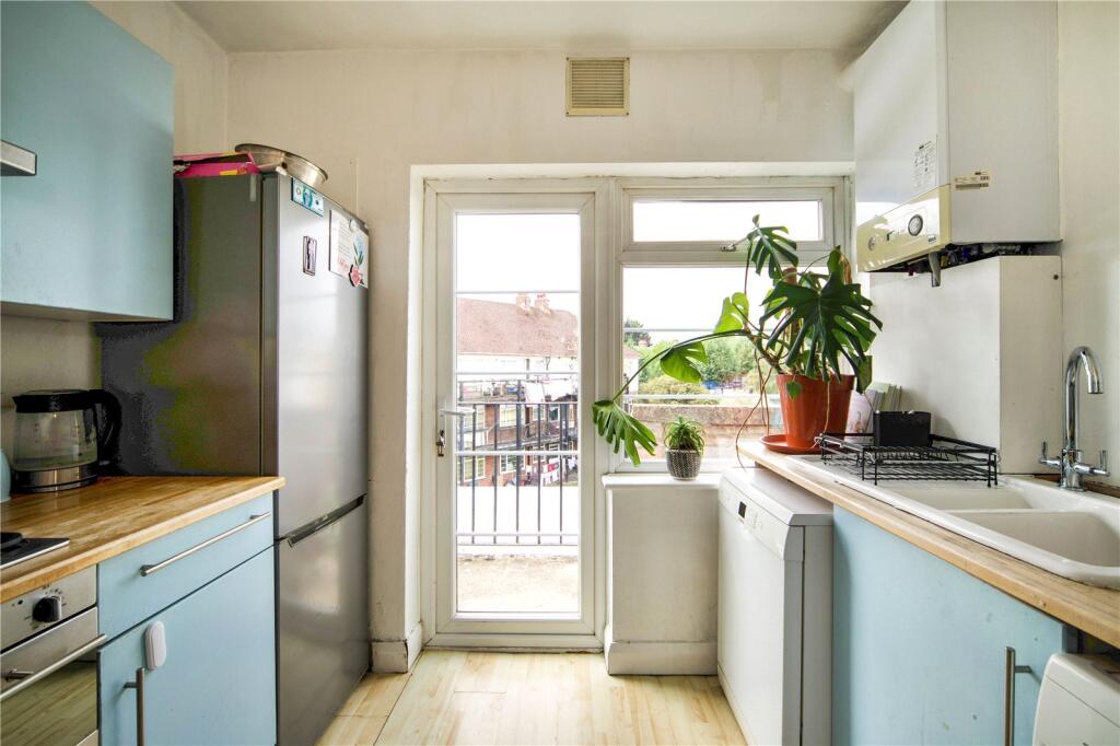 Apartment in London - More