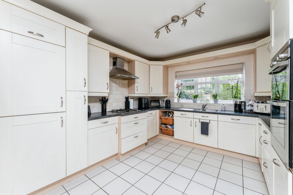 Glade Drive, Little Sutton, Ellesmere Port, Cheshire, CH66 photo 3
