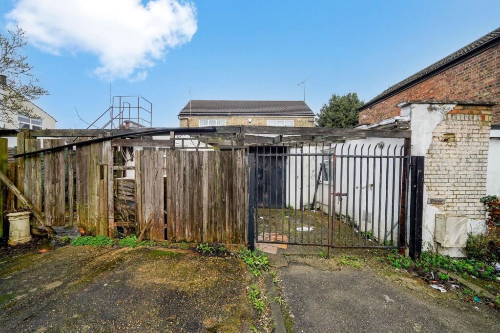 Main image of property: Hall Street, North Finchley, N12
