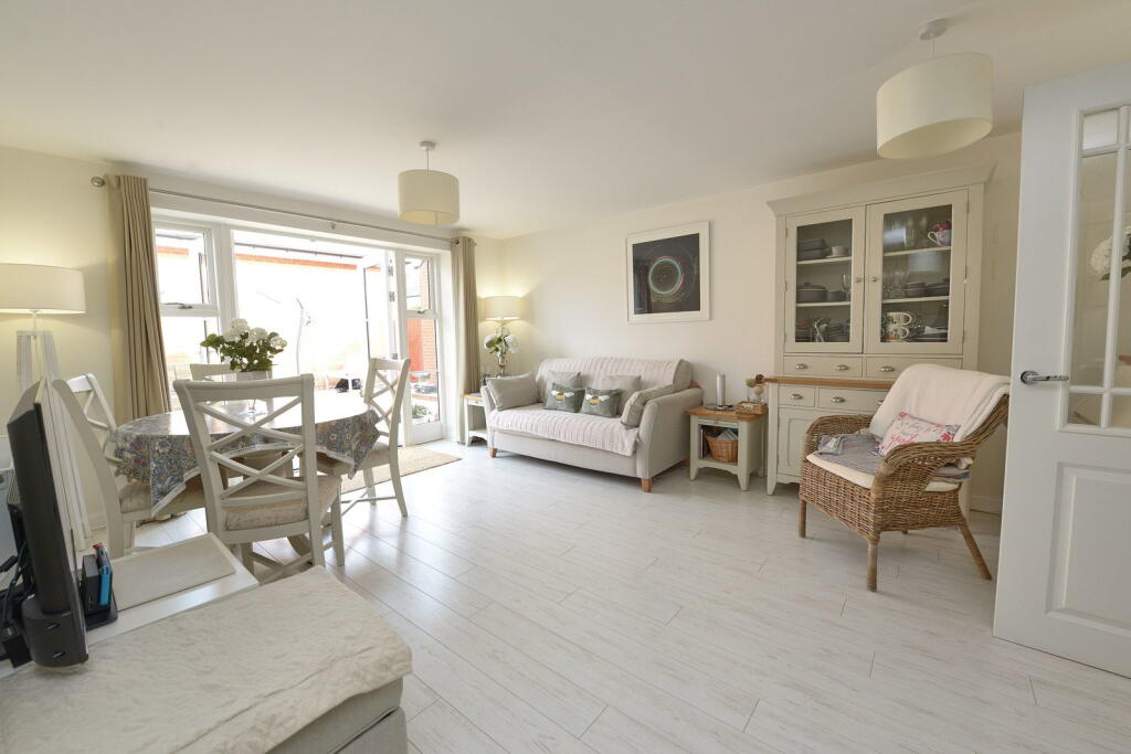 House in Guildford - View 4