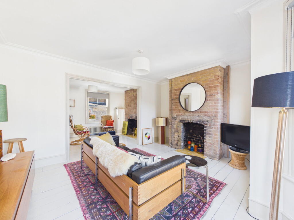 Apartment in Canterbury - View 3