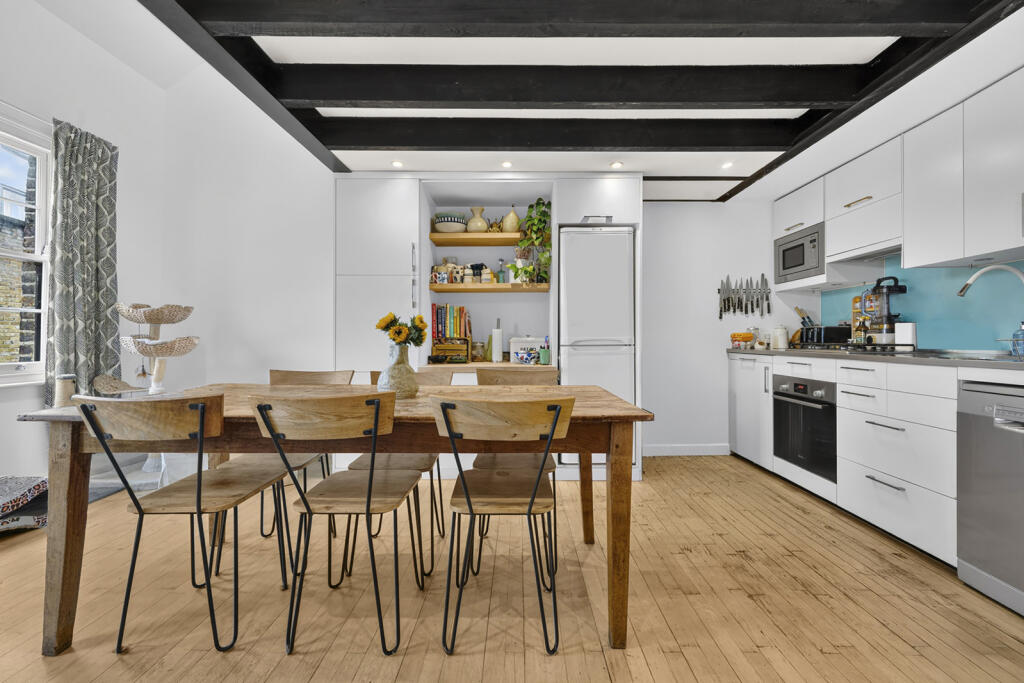 House in London - View 4